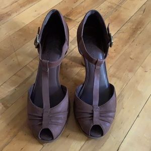 Timberland Shoes Earth keepers block heel peep toe shoes Size 8.5 leather upper